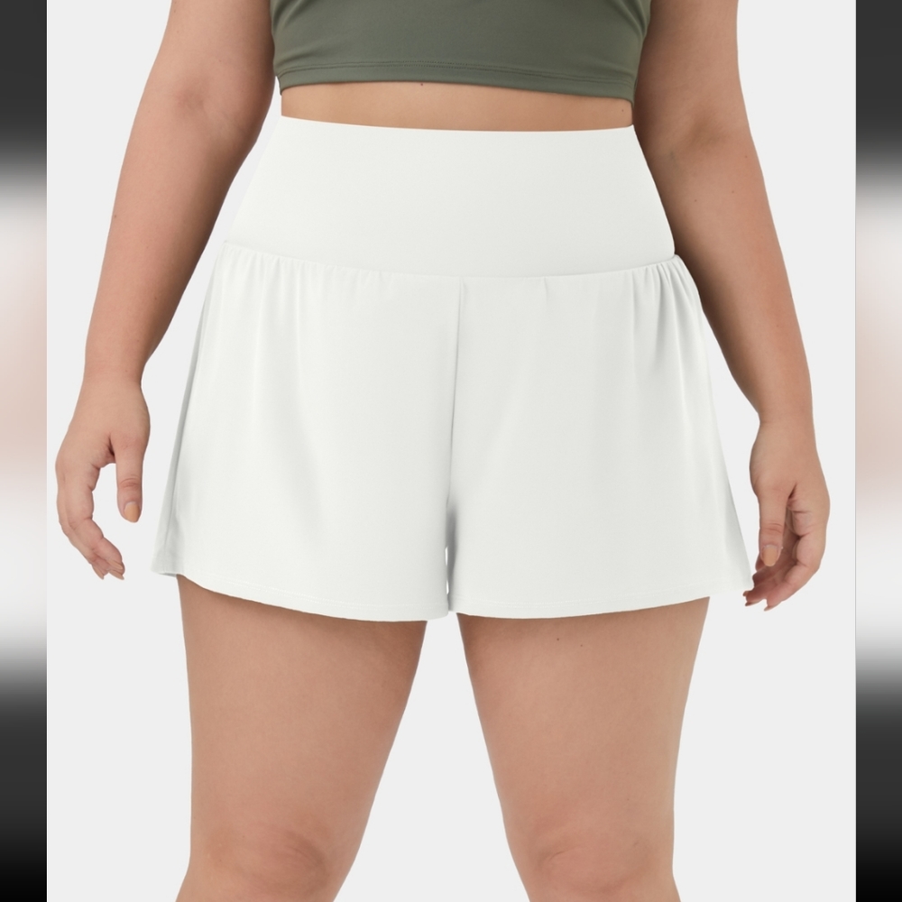 HALARA High Waist Women’s Shorts in White